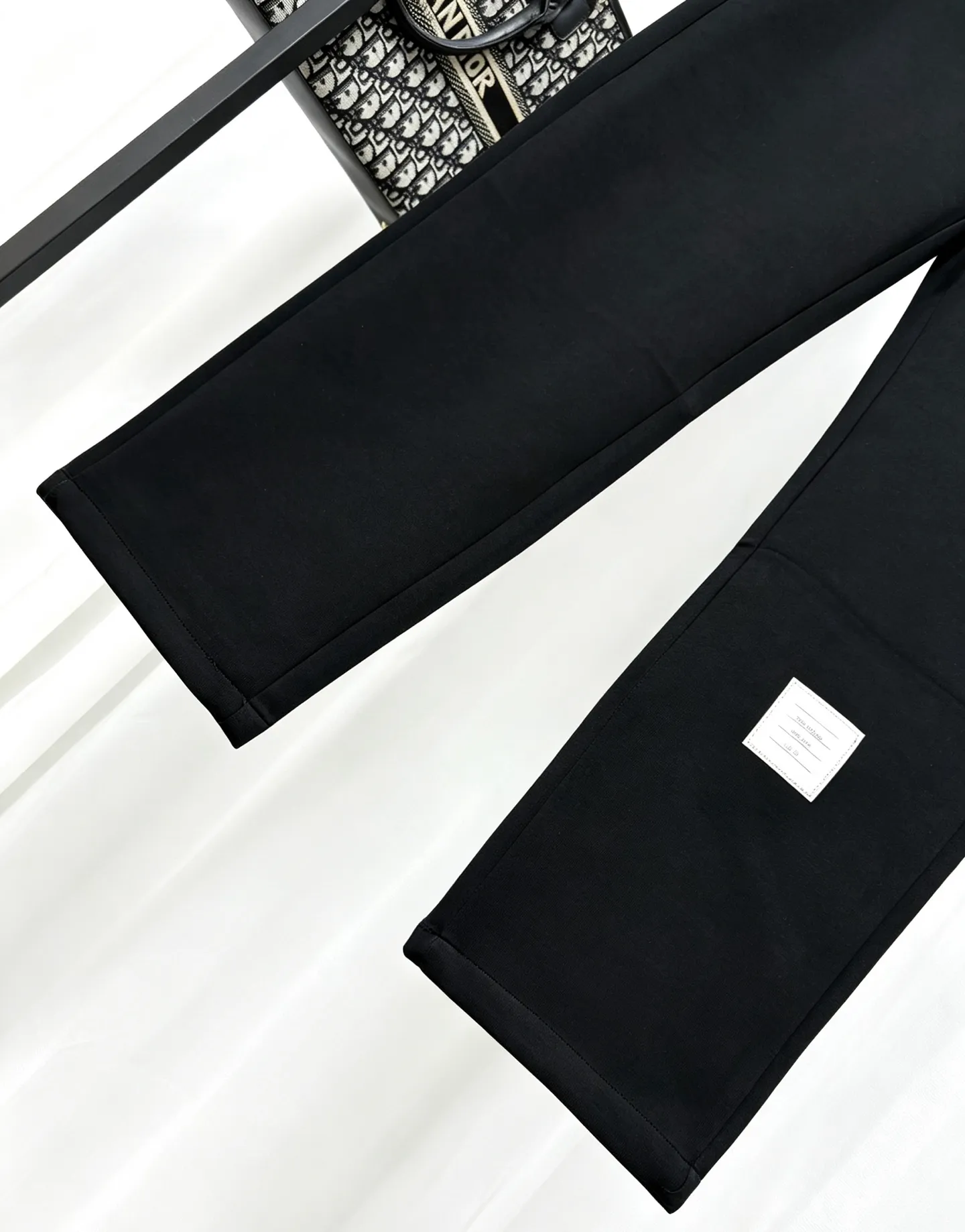 p175💰 Thom Browne（ · ） Thom Browne（ · ）， Premium ， ， 。 ， ， Hot Sale， ， 。 Classic ， ， ， 、 。 ， ✨Thom Browne Classic ＋ ， 。Size M-3XL ✨
